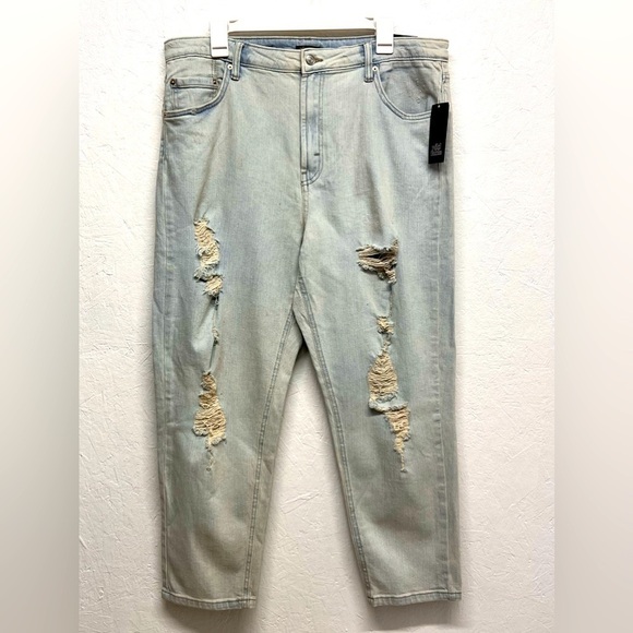 𝅺wild Fable Women’s High-Rise Distressed Mom Jeans Light Wash Size 16 - Picture 1 of 10